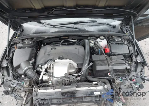 2018 Buick Regal Tourx Preferred z USA, uszkodzony, nr VIN W04GU8SX6J1125778